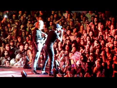Luke Bryan rapping